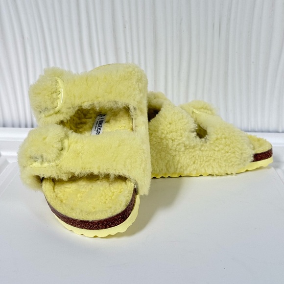 BIRKENSTOCK ARIZONA GENUINE SHEARLING. SIZE 9-9.5 WOMEN - Picture 2 of 6